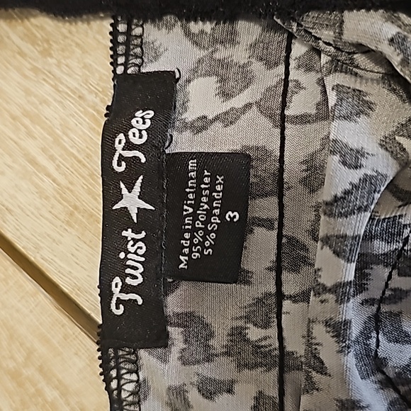 💥4 for $25💥 women's size 22 Tank Top Twist Tees - Picture 2 of 2